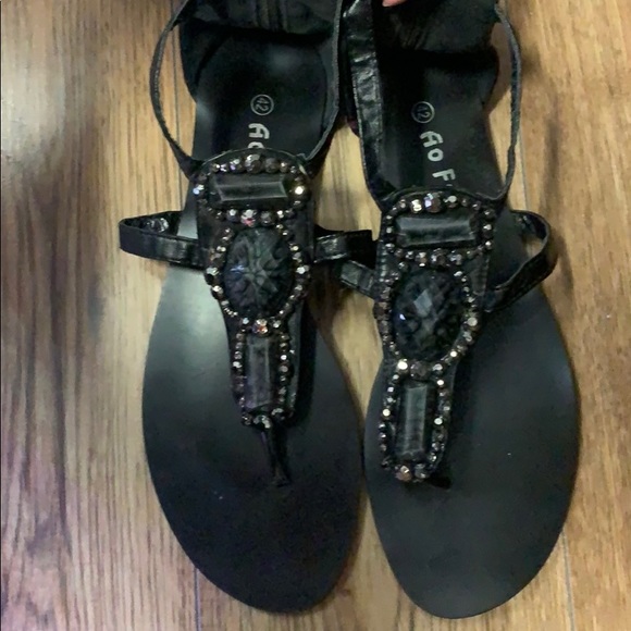 Sandals - Picture 1 of 2
